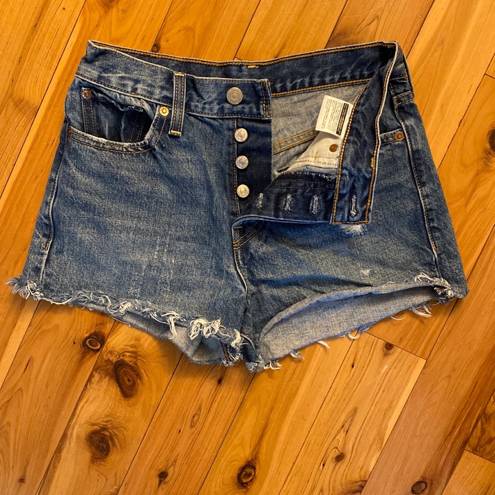 Levi’s high waisted denim shorts